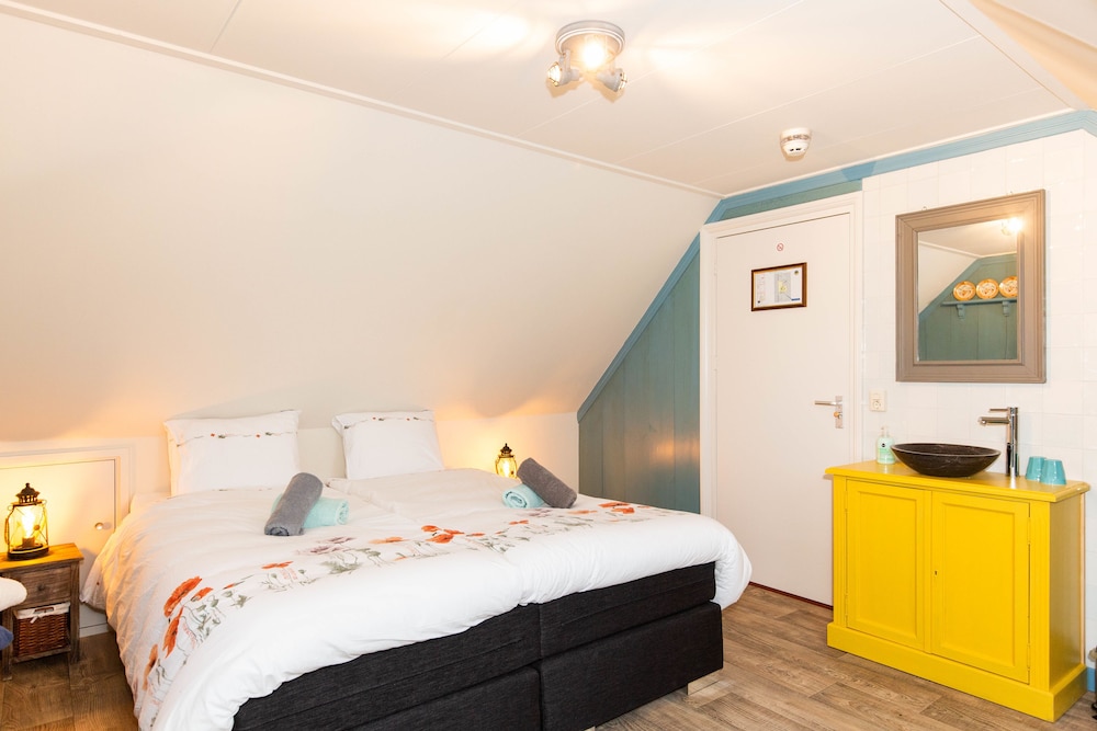 Double Room, Shared Bathroom (Moeniswerf) photo 3