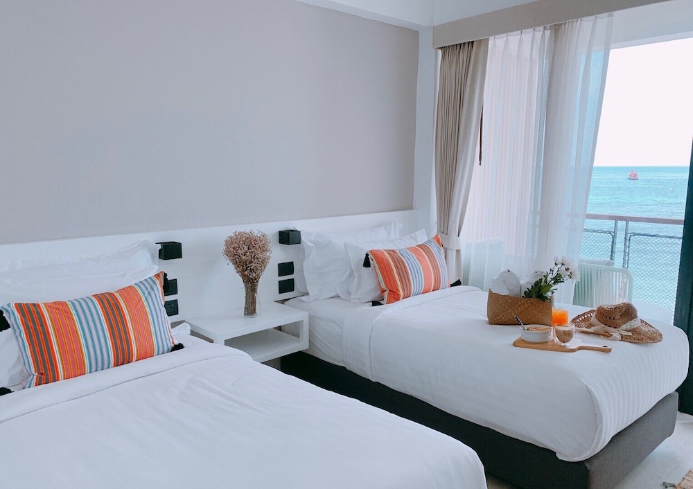 Beach Front Superior Twin Room