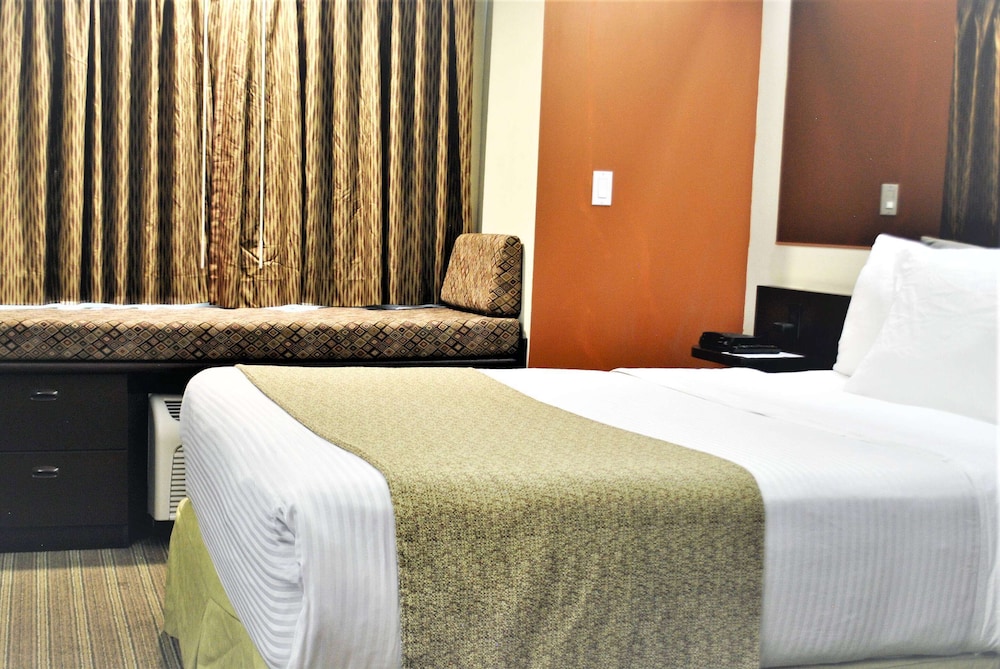 Standard Room, 1 Queen Bed - Photo 2