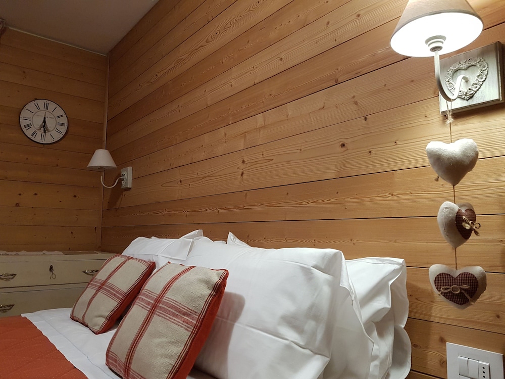 Double Room, 1 Queen Bed photo 2