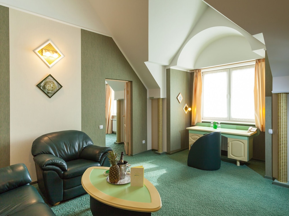 Suite, Balcony