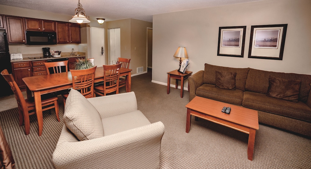 Deluxe Room, 1 Queen Bed with Sofa bed, Golf View (Valleyview One Bedroom Condo) - Photo 3