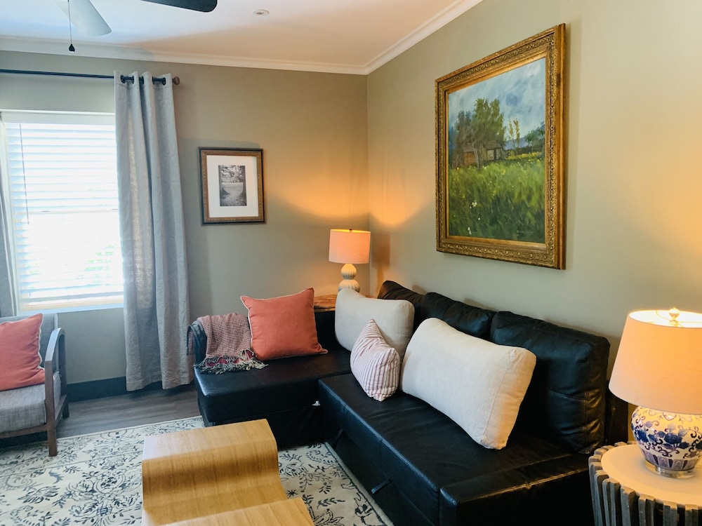 Suite, Multiple Beds (No Pets) photo 2