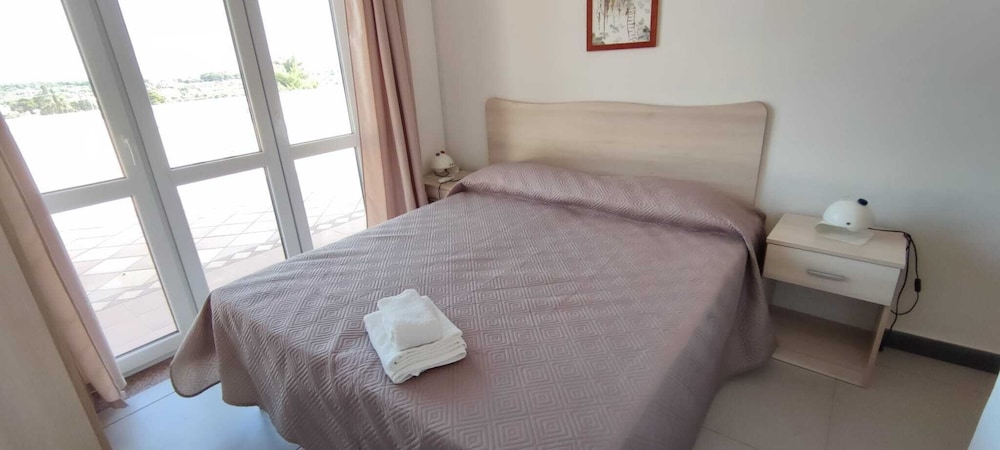 Superior Room, 1 Queen Bed, Non Smoking, Sea View photo 1