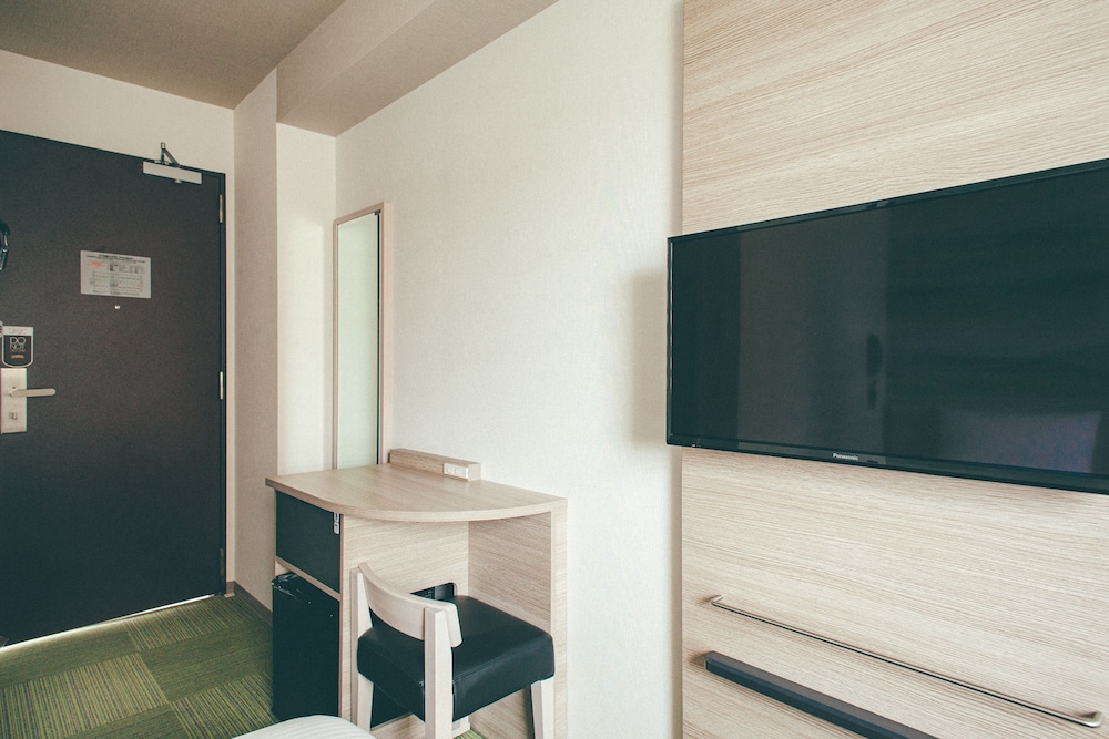 Economy Twin Room, Non Smoking - Photo 6
