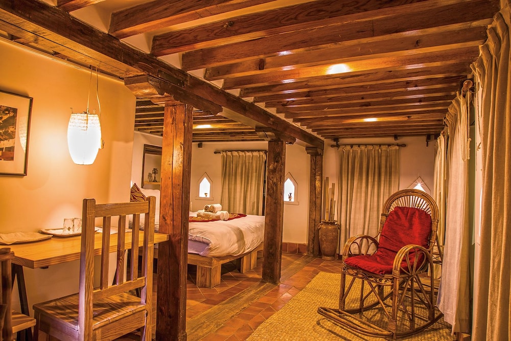 Suite, Courtyard View