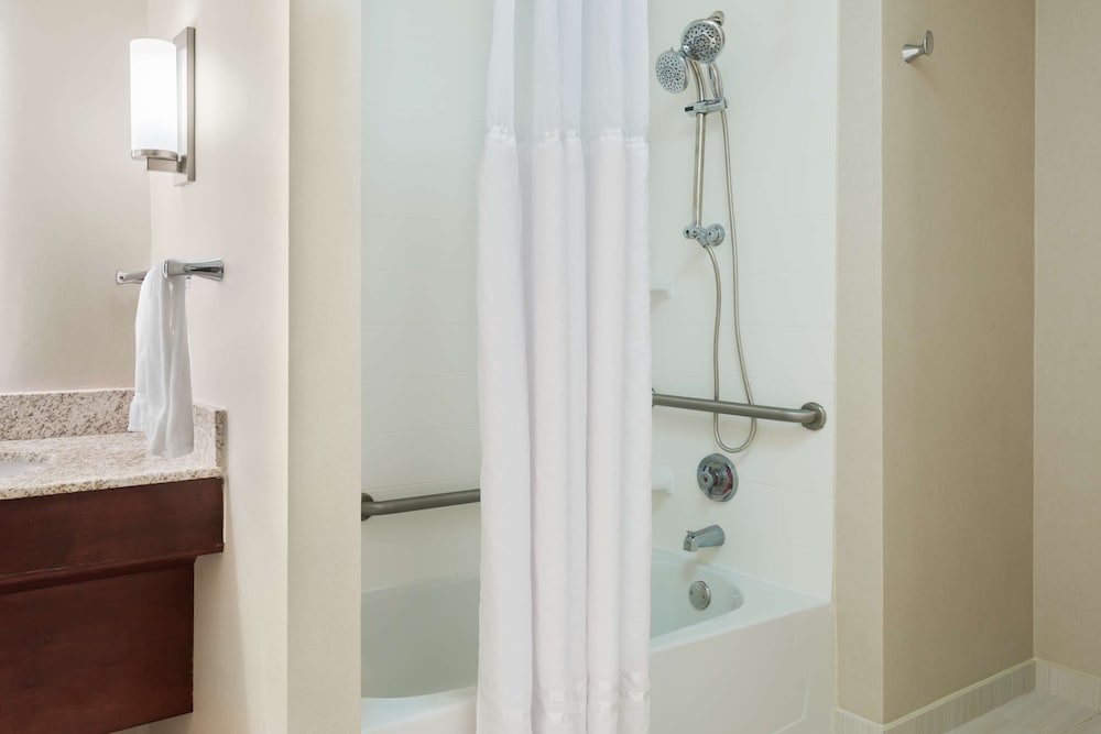 Suite, 2 Double Beds, Accessible, Bathtub (Mobility & Hearing) - Photo 6