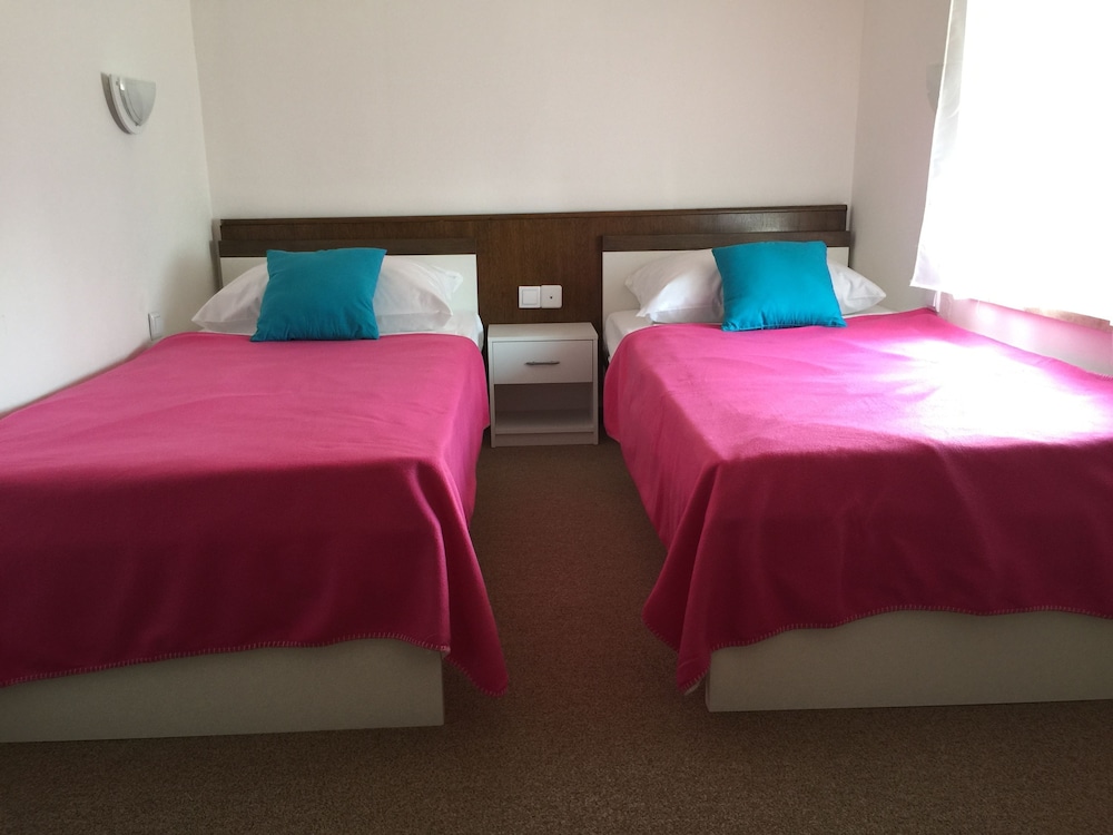 Standard Quadruple Room, Courtyard View photo 3