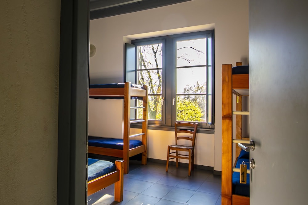Shared Dormitory, Mixed Dorm, Private Bathroom (5 beds) photo 1