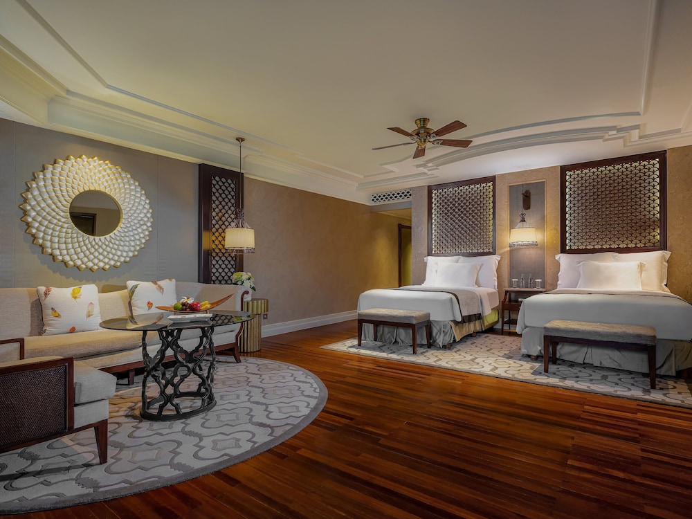 Premium Room, 2 Twin Beds, Club Lounge Access, Garden View (Balcony) - Photo 1
