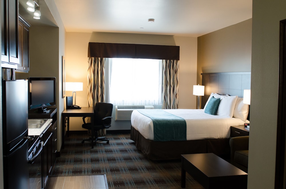 Suite, 1 King Bed with Sofa bed, Kitchen (Kitchen King Executive Suite) - Photo 1