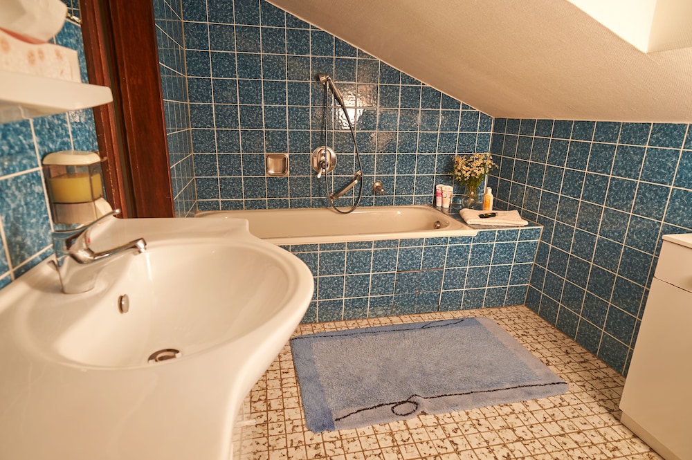 Quad Room excluding breakfast Holiday Apartment 4, plus cleaning fee photo 3
