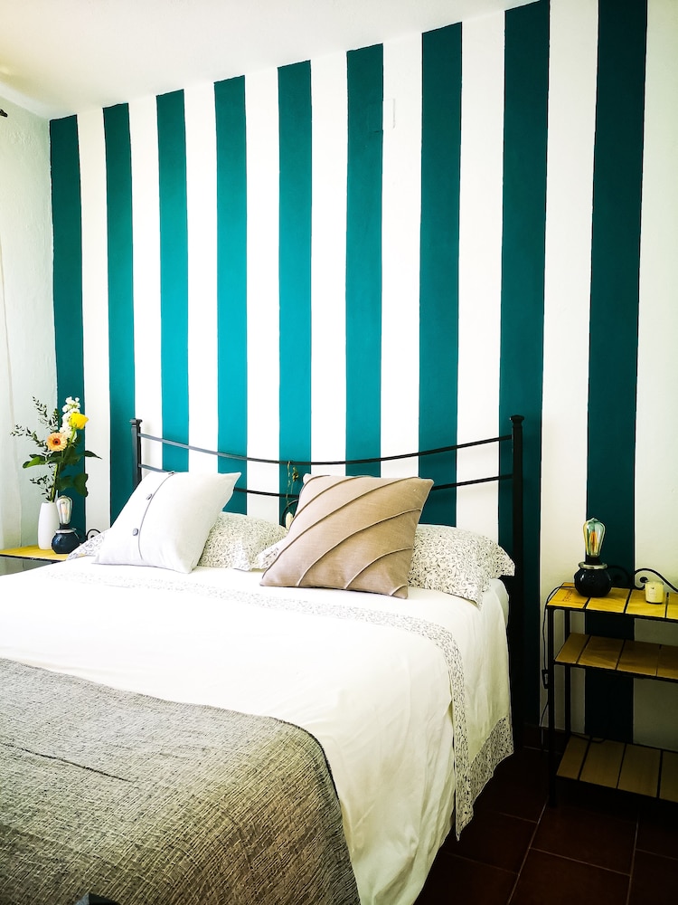 Standard Double Room, Private Bathroom, Partial Sea View photo 1