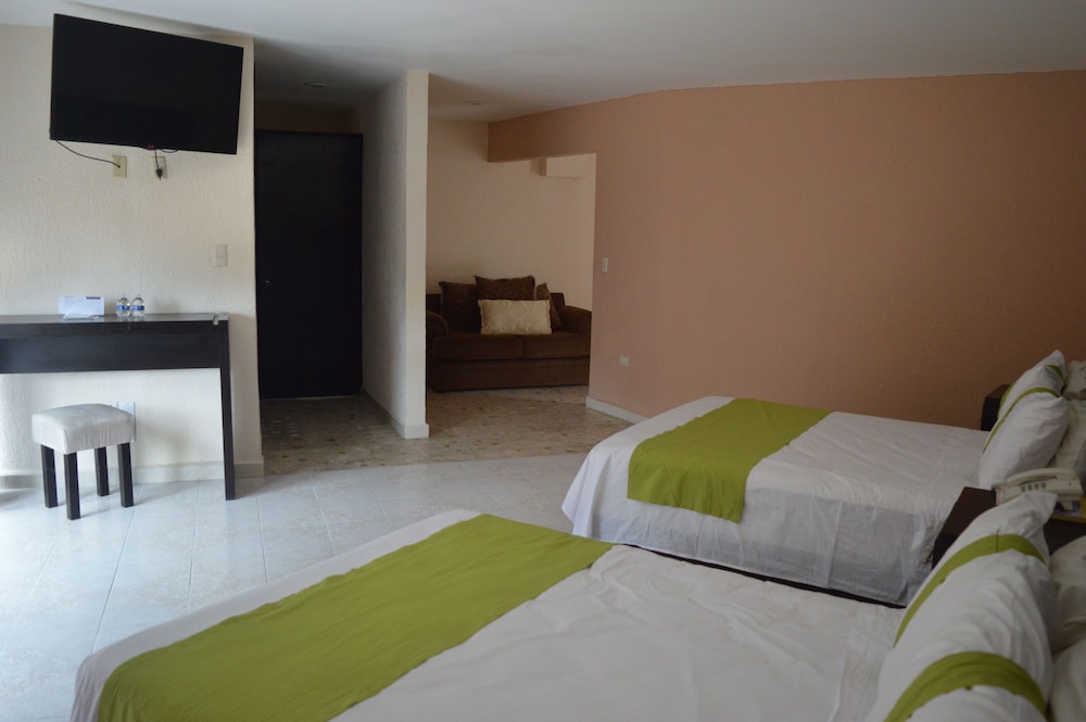 Junior Suite, 2 Double Beds photo 3