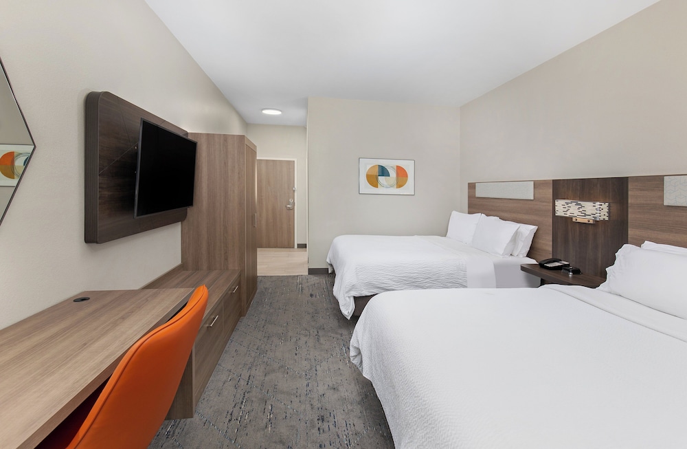 Standard Room, 2 Queen Beds (Communications) - Photo 3