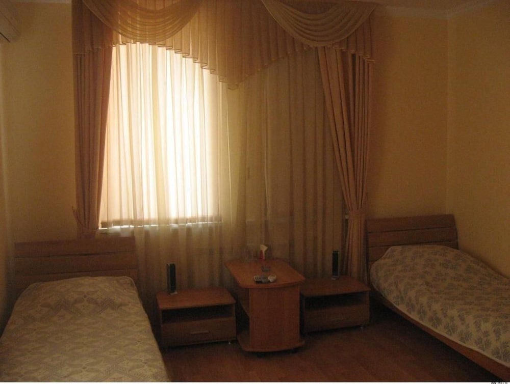 Economy Twin Room, 2 Twin Beds photo 3