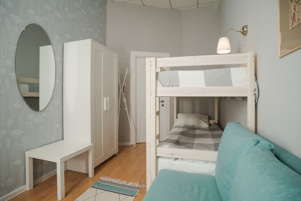 Standard Room, Shared Bathroom (Birch)