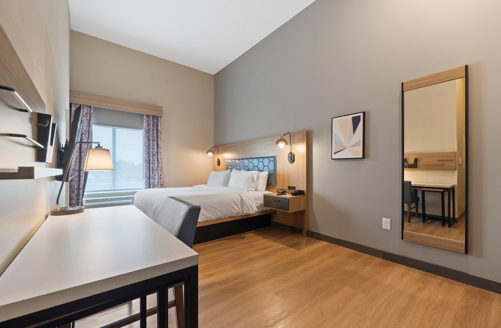 Studio, 1 King Bed, Accessible, Non Smoking (Communications) photo 2