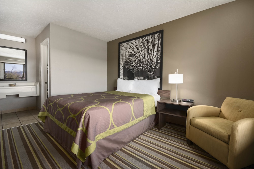 Room, 1 Double Bed, Non Smoking - Photo 3