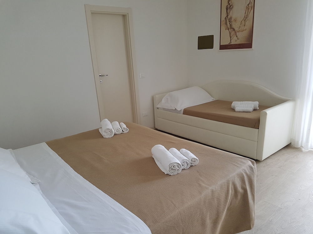 Executive Quadruple Room photo 3