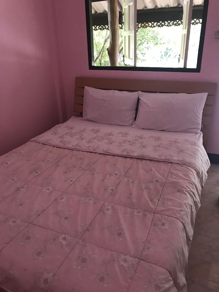 Standard Room, 1 Queen Bed photo 2