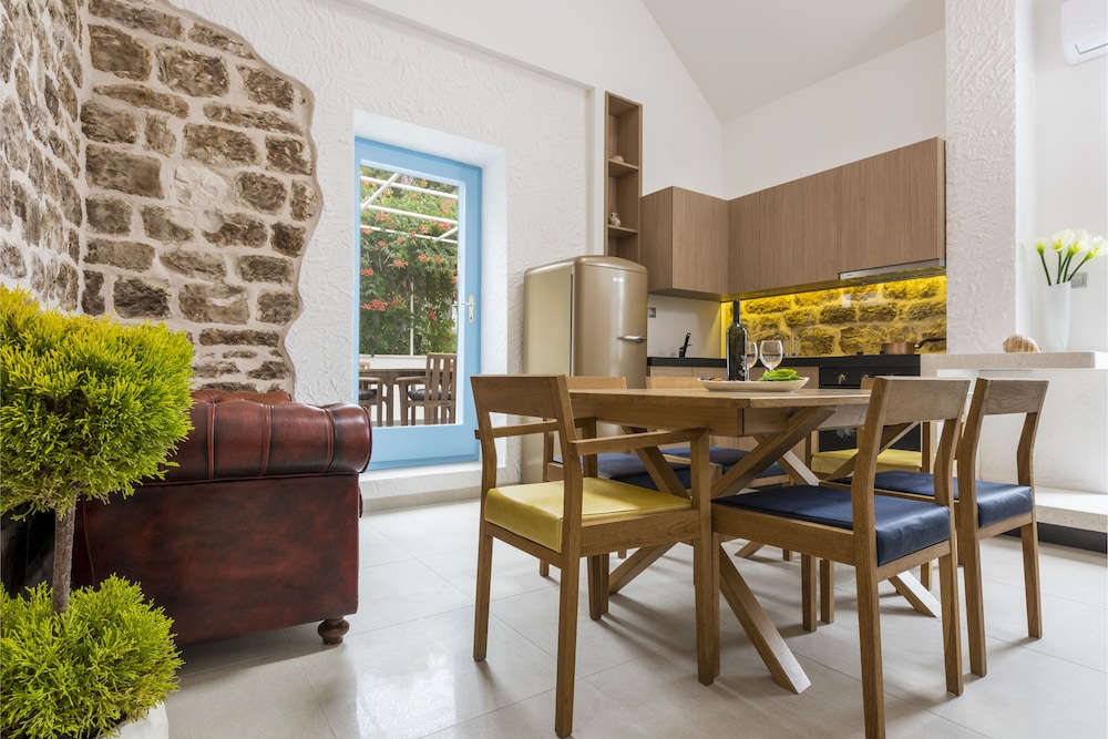 City House, 3 Bedrooms (3 Levels)