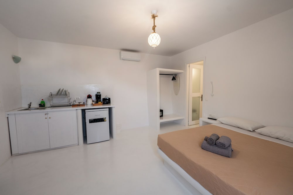 Deluxe Studio - Photo 2