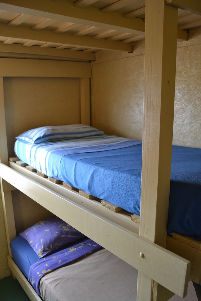 Shared Dormitory, Mixed Dorm, Shared Bathroom (6 People) photo 1