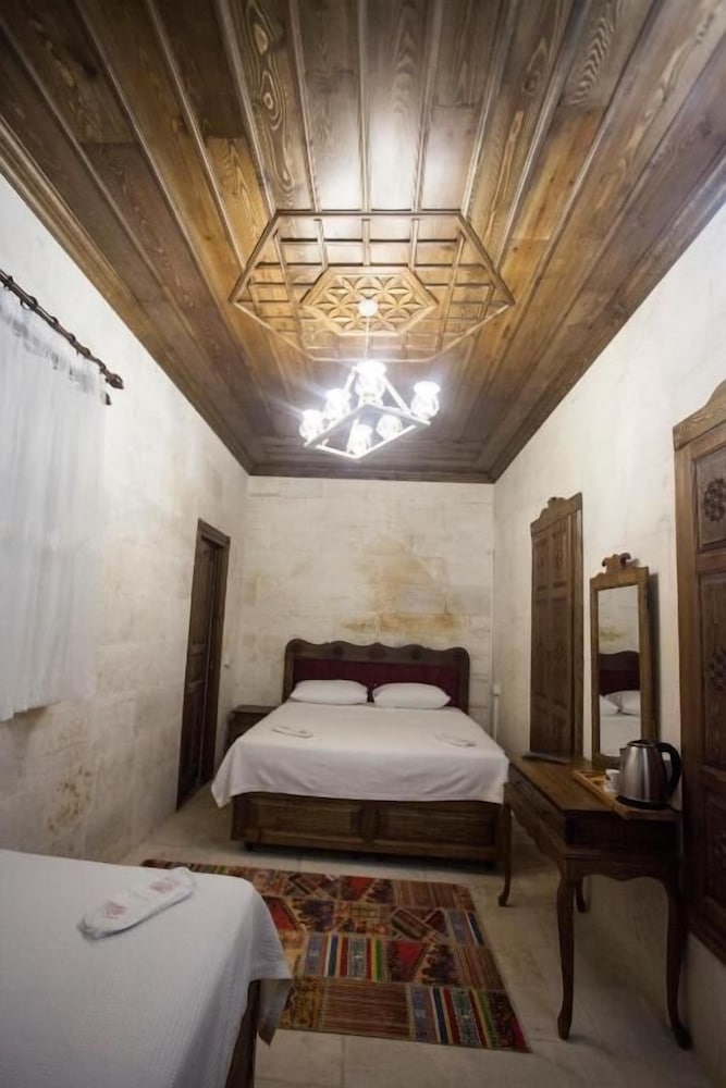 Traditional Quadruple Room photo 2