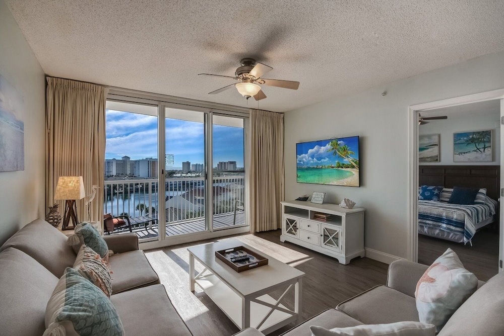 Condo, 2 Bedrooms
