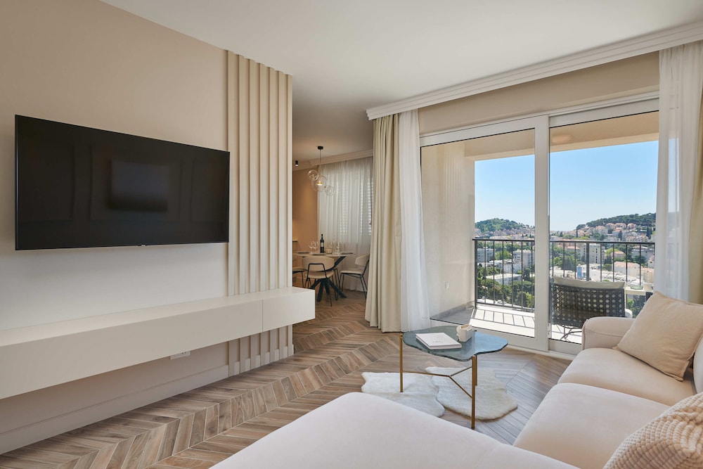 Apartment (Two Bedroom Apartment with Terrace)