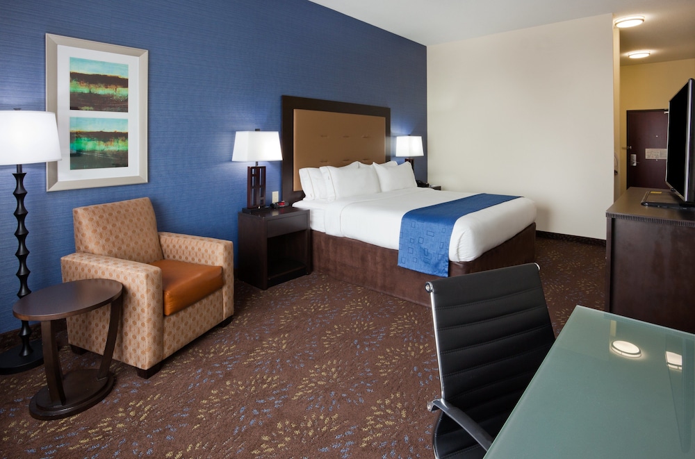 Standard Room, 1 King Bed photo 2