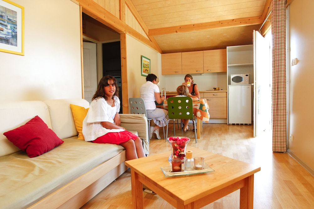 Chalet (Festival Des Lanternes 1) photo 2