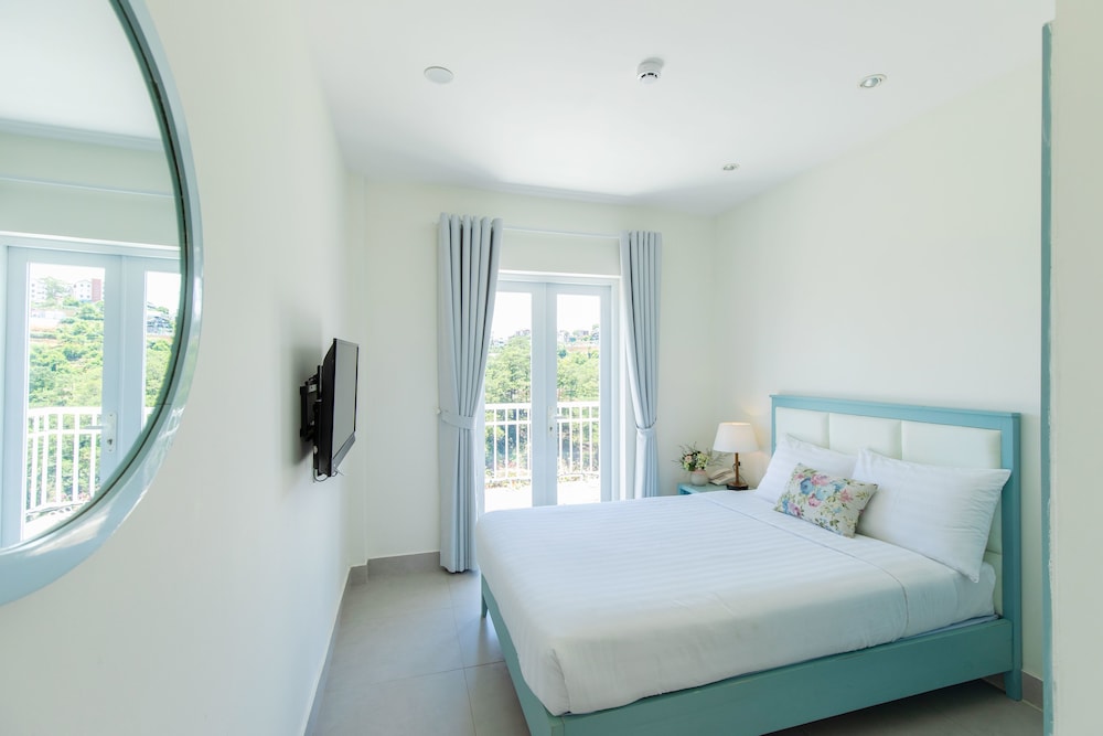 Superior Double or Twin Room, 1 Double or 2 Twin Beds photo 3