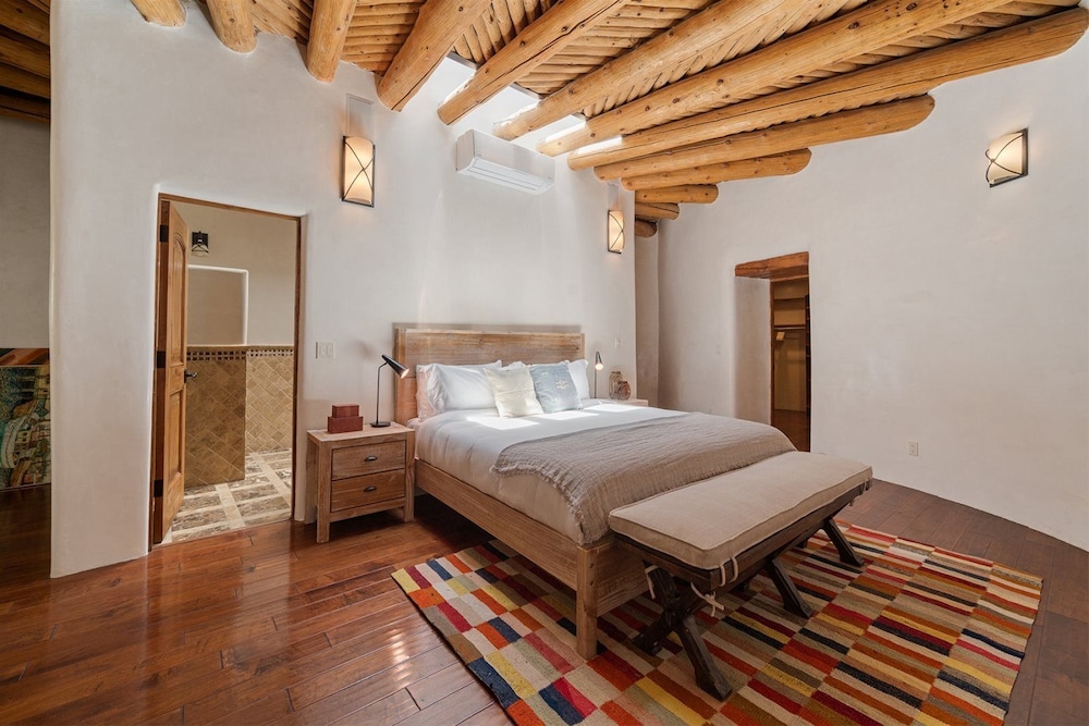 House (Ranchitos - Private Luxury Home with )