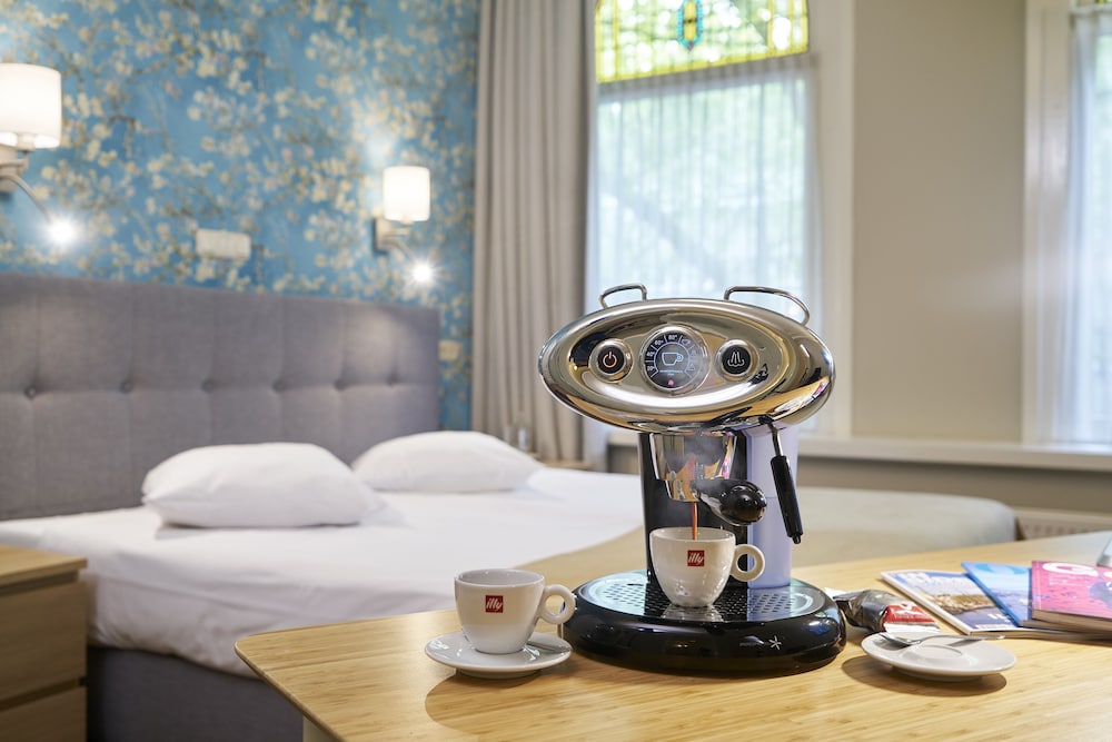 Room - Photo 4