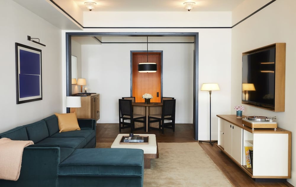 Suite, 1 King Bed (Loft) - Photo 1