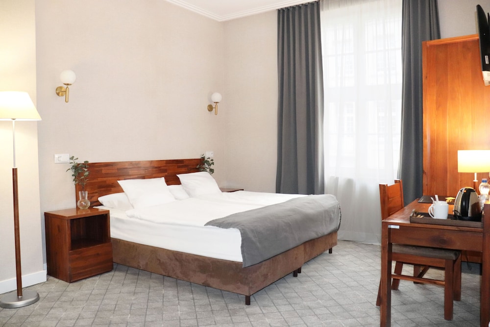 Twin Room - Photo 10