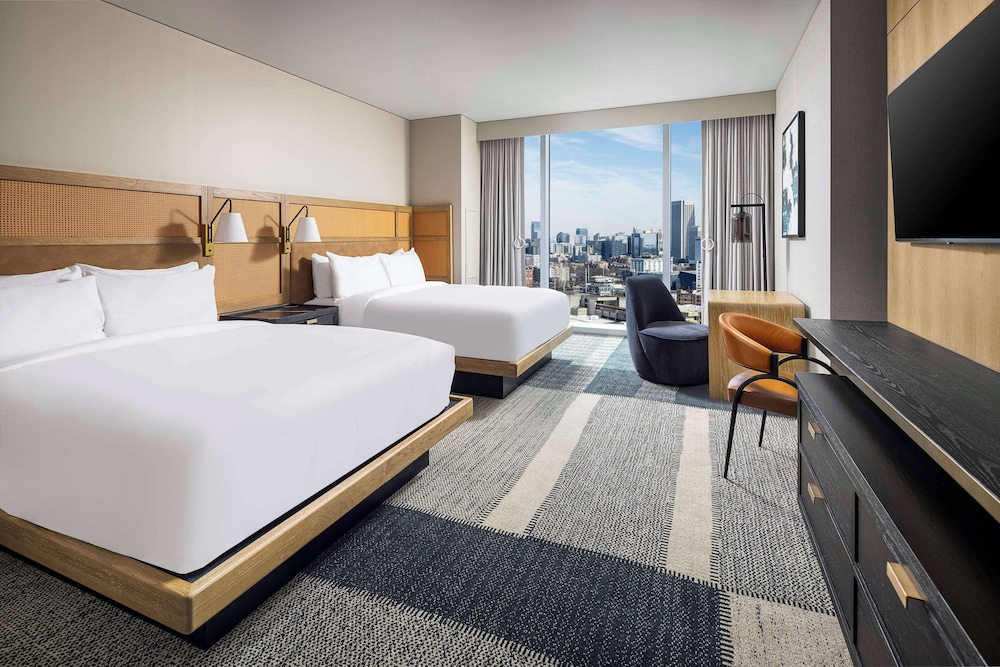Room, 2 Queen Beds, Accessible, Bathtub (Skyline, Stadium View) - Photo 5