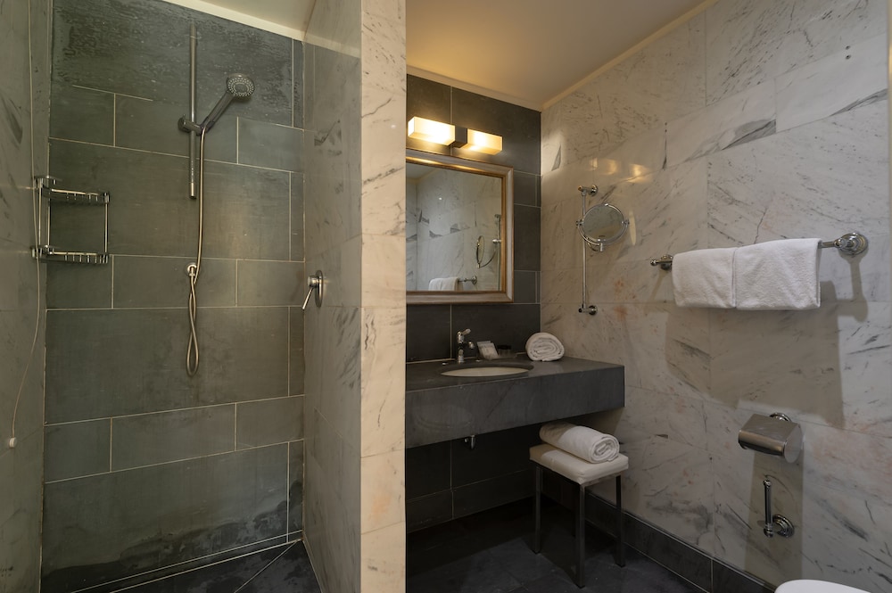 Classic Double Room, Annex Building photo 3