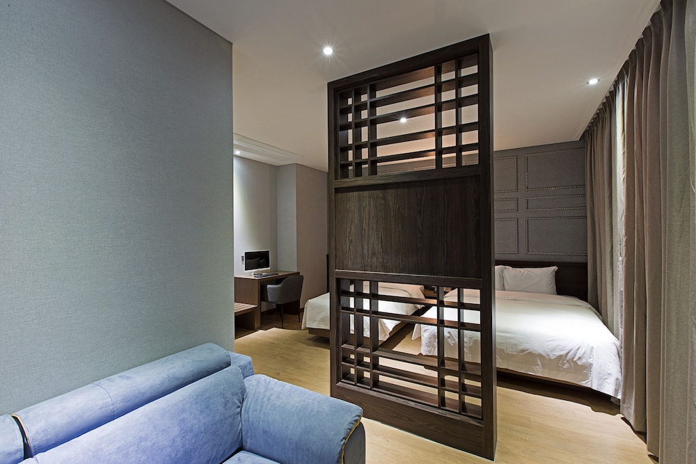 Suite, Ocean View (Twin) - Photo 4