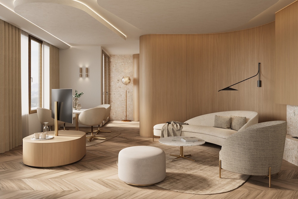 Luxury Suite, Balcony