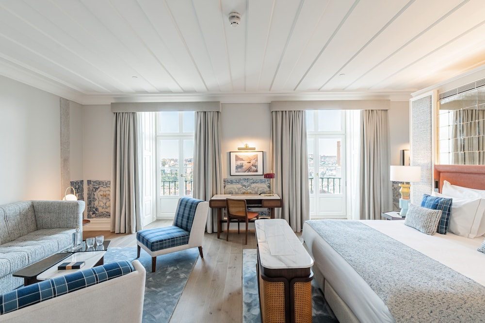 Signature Suite