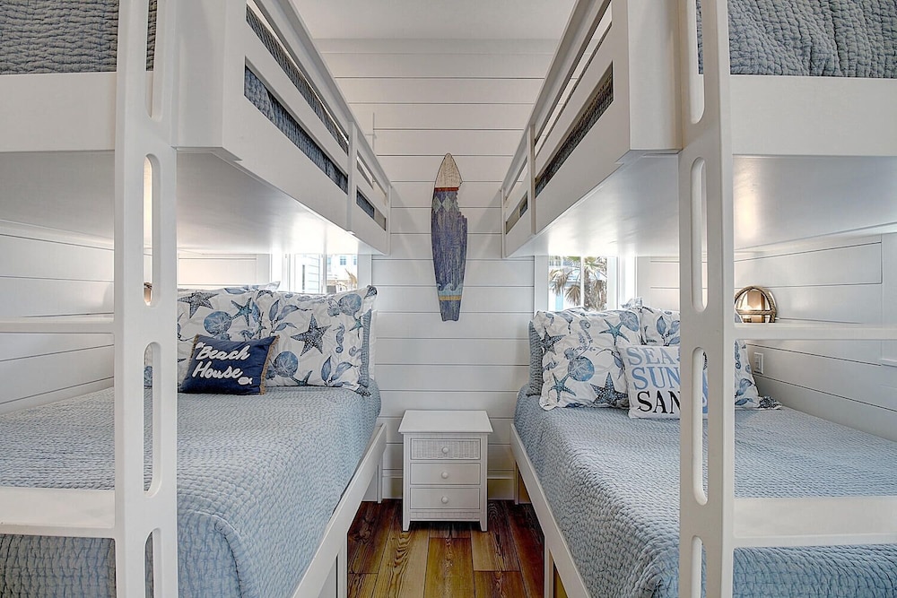 House (4 Bedrooms)