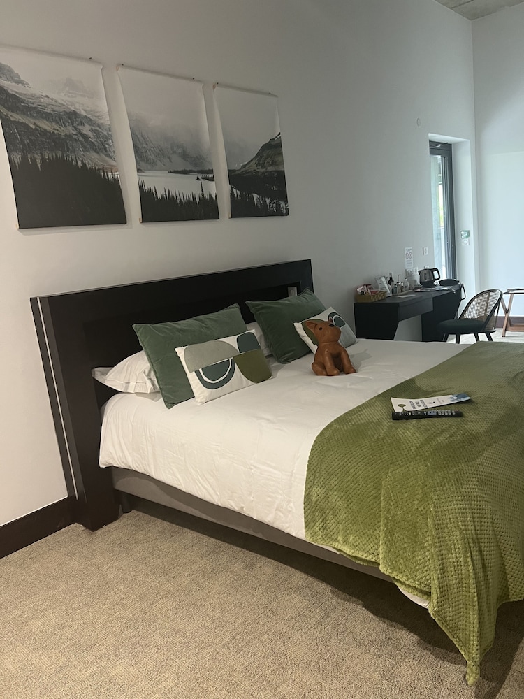 Suite 114 triple