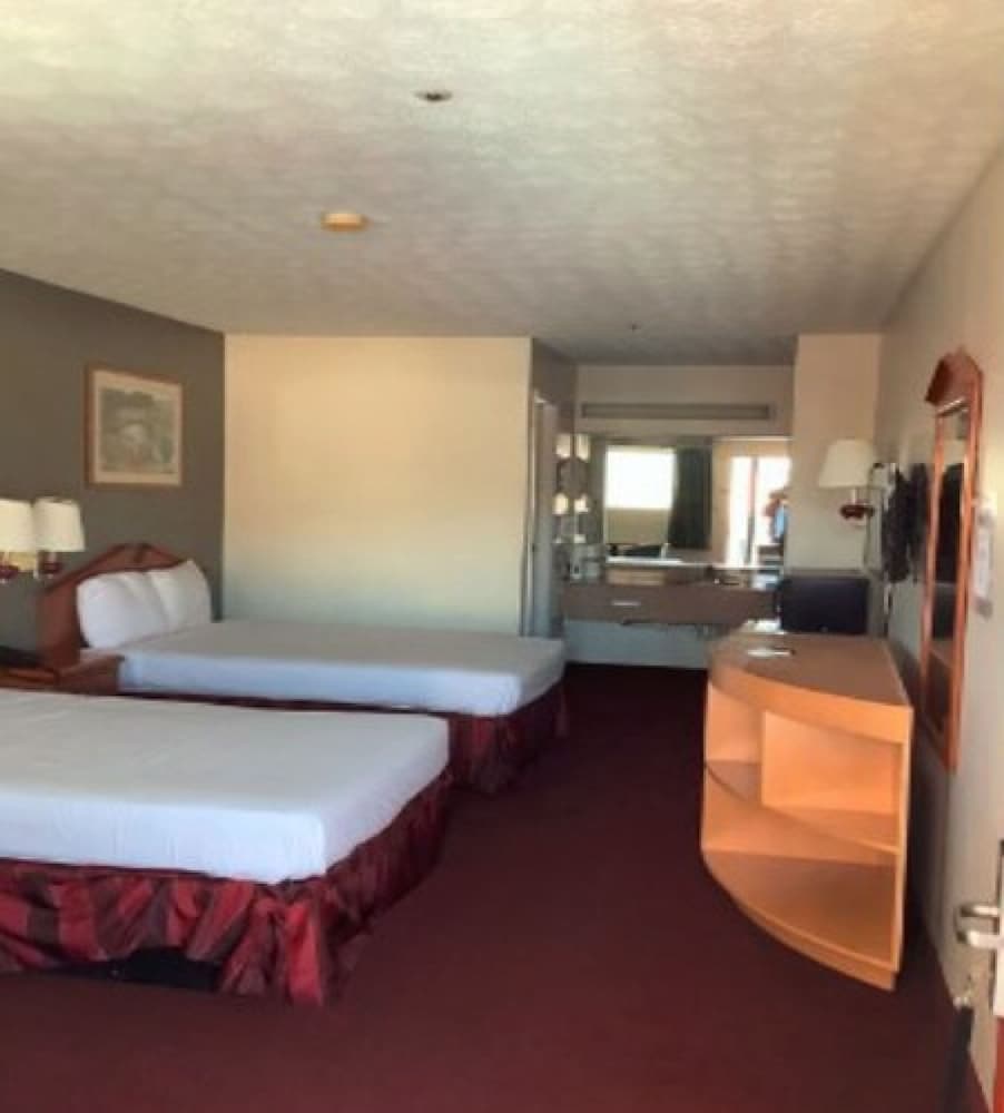Room, 2 Double Beds, Smoking photo 3