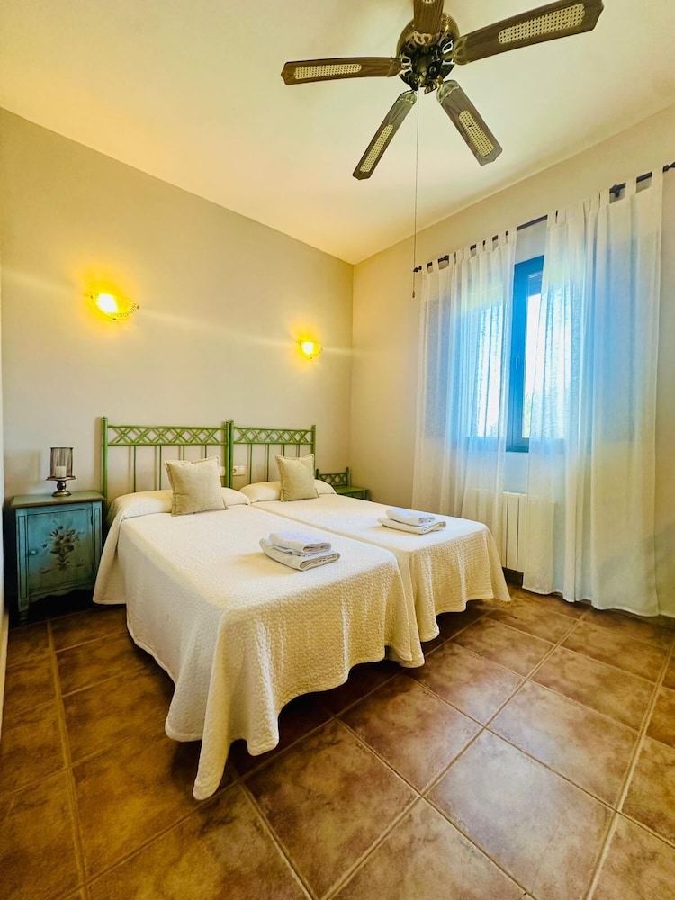 Comfort Triple Room, Mountain View