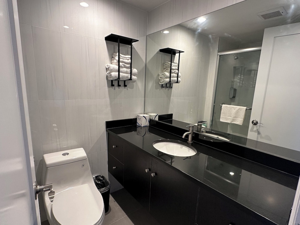 Deluxe Double Room, 2 Queen Beds, Non Smoking - Photo 14