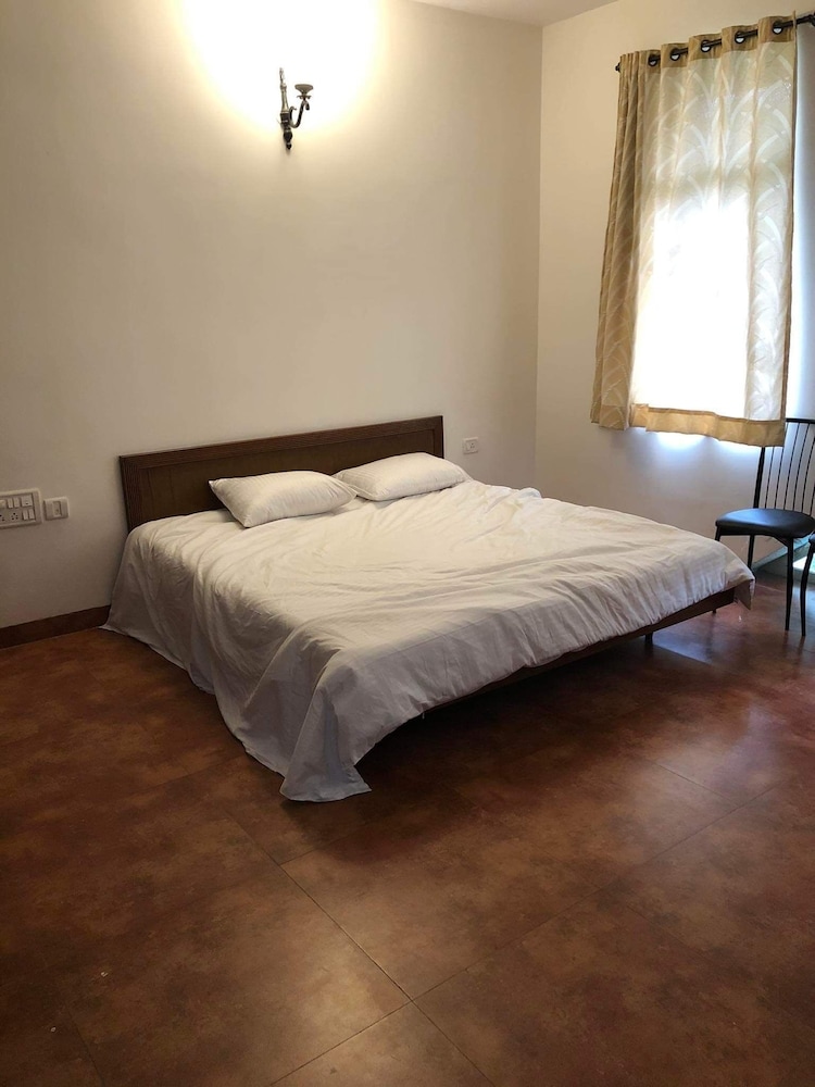 Villa photo 3