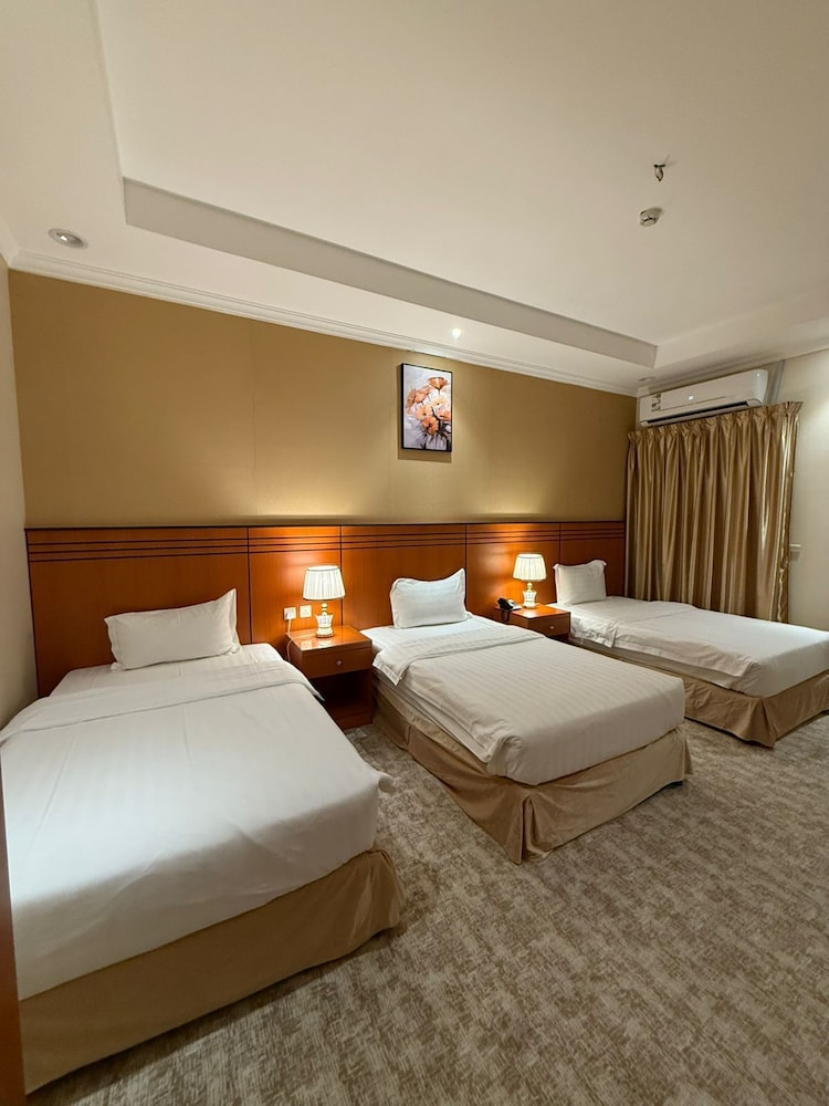 Deluxe Triple Room photo 1